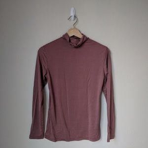 Uniqlo HeatTech Turtleneck shirt Size Medium